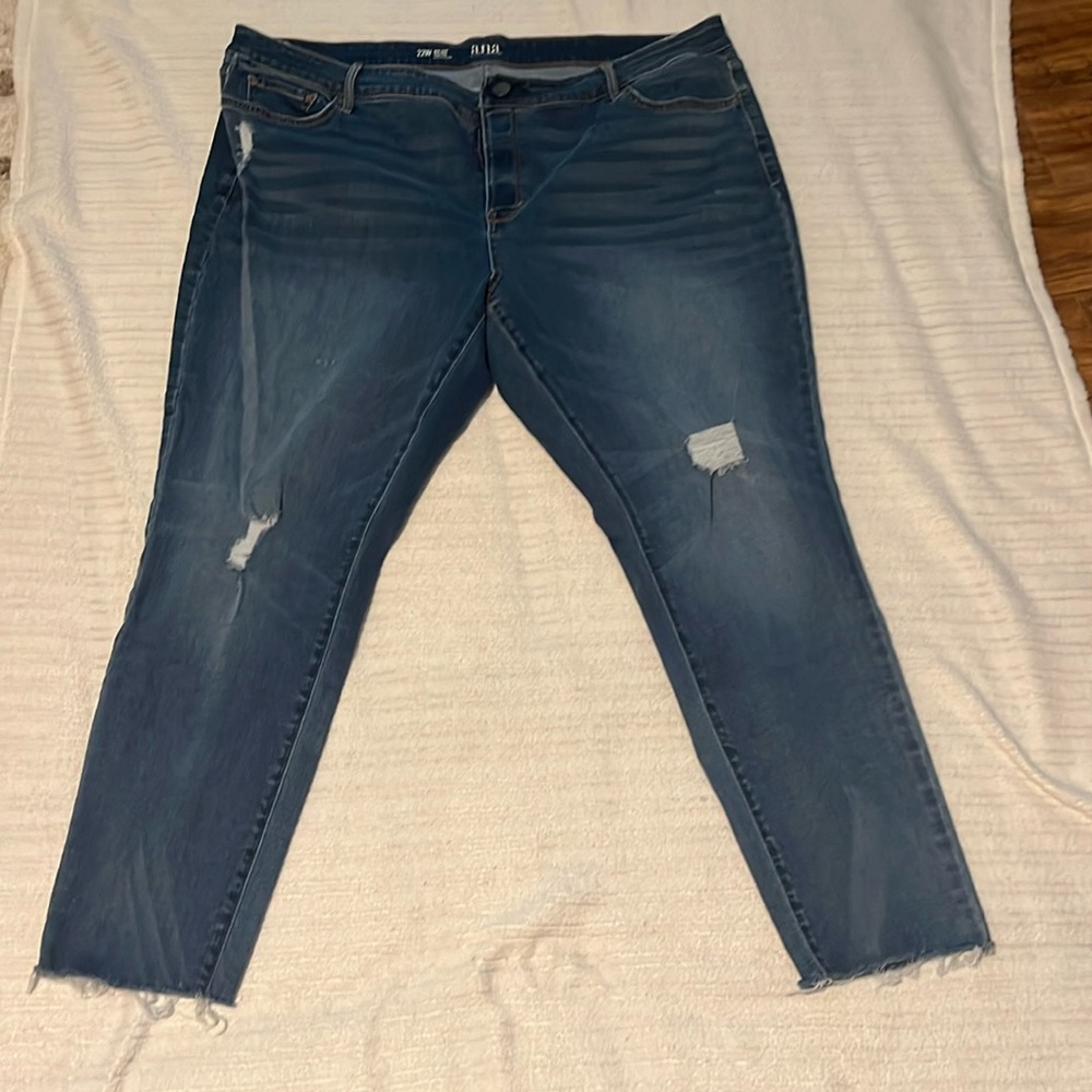a.n.a mid rise jeggings 22w distressed jeans  slightly worn but good condition